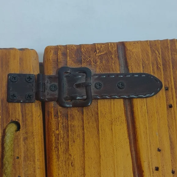 Unique Vintage Wooden Book Cover / Journal with Metal Hinges - Picture 5 of 7